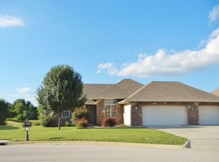 409 Cottage Pl, Republic, MO 65738