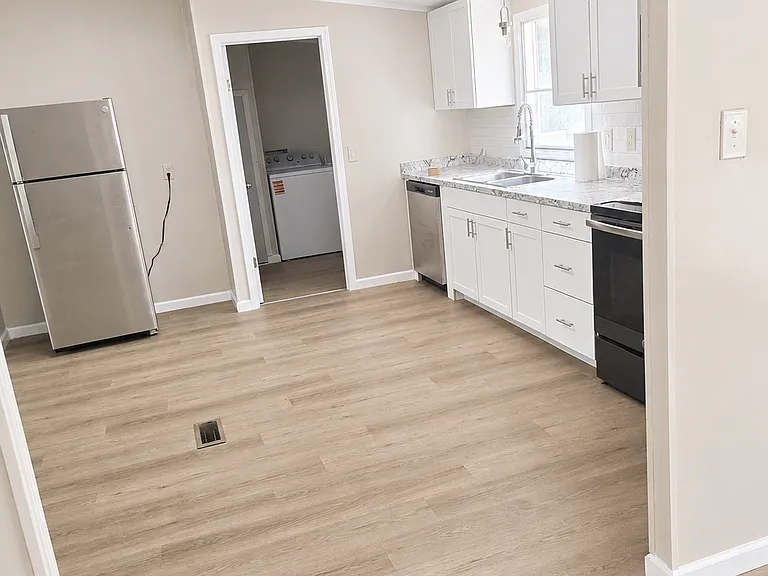 3120 Powell Dr — Photo 3