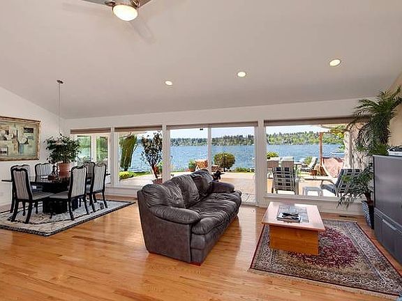 3rd image of 12959 Holmes Point Dr NE