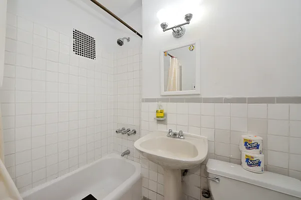 Rented by Furnished Habitat | media 17