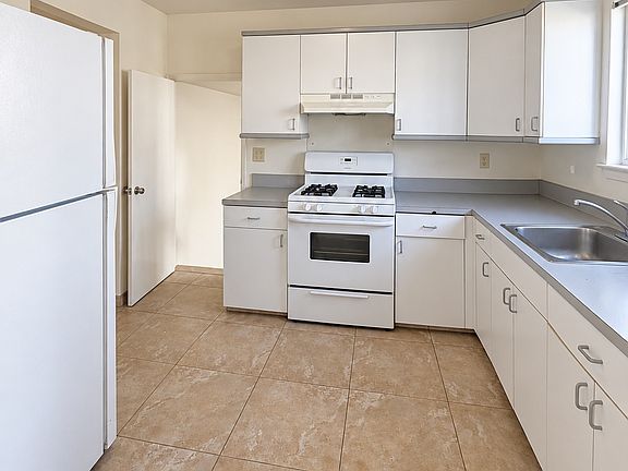 5th image of 311 Great Kills Rd #1