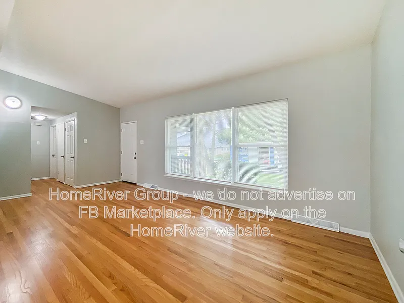 2 bed, 1.0 bath, 1082 sqft, $1,585 — Photo 2