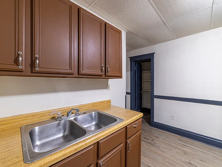 1612 Broadway St #4 — Photo 12