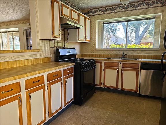 4th image of 24127 Spring Towne Dr