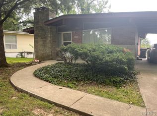 7222 Boellner Dr, Hazelwood, MO 63042