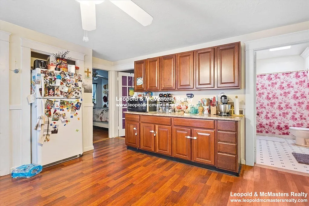 3 bed, 2.0 bath, 1700 sqft, $2,175 — Photo 4