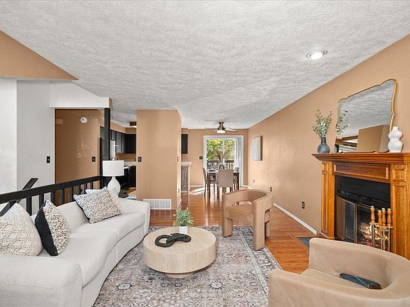 4th image of 4114 E 25th Ave
