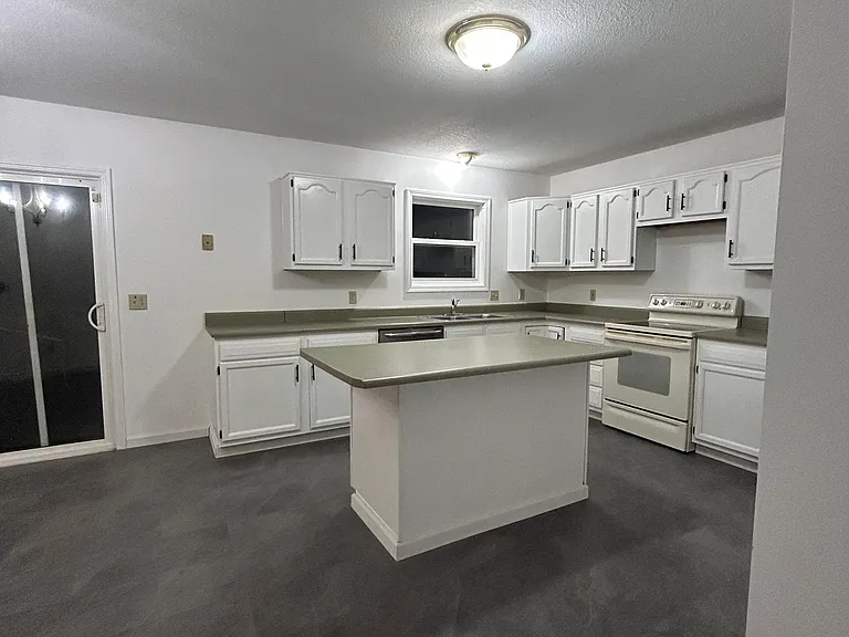 8128 Rocky Glen Pl — Photo 8