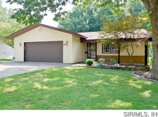 72 S Meadow Ln, Glen Carbon, IL 62034