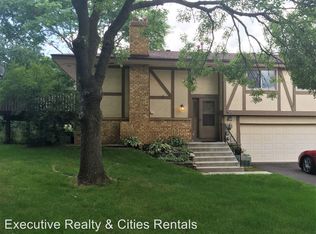 7525 Zinnia Way N, Maple Grove, MN 55311