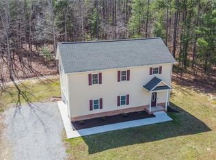 8701 King Dr, Disputanta, VA 23842