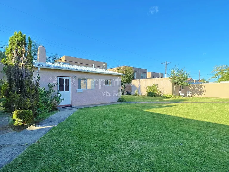 2440 Rose Ave NW — Photo 5