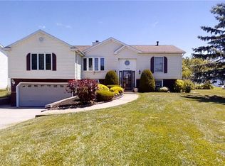 6729 Minnick Rd, Lockport, NY 14094