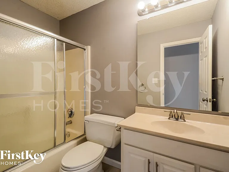 700 Fernwood Ter — Photo 13