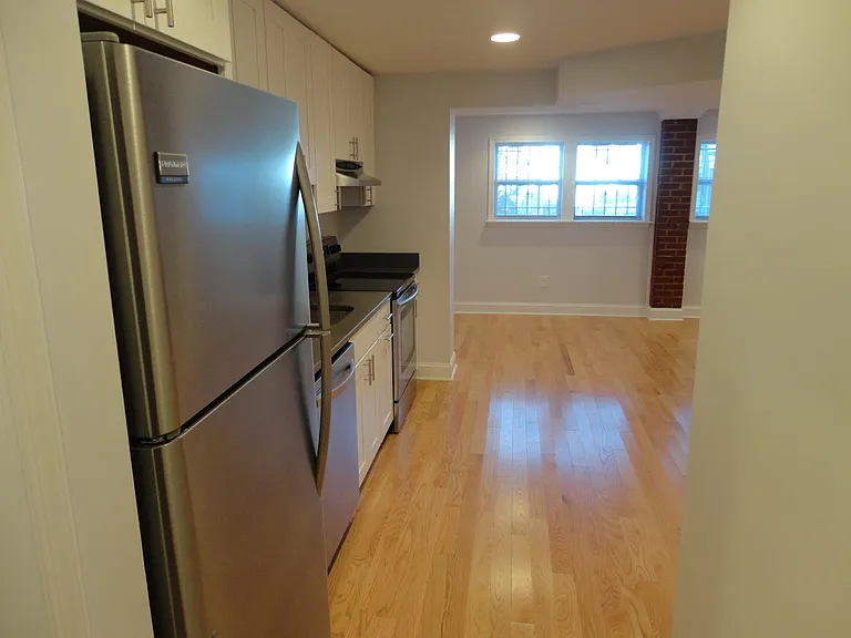 1729 Hobart St NW — Photo 8