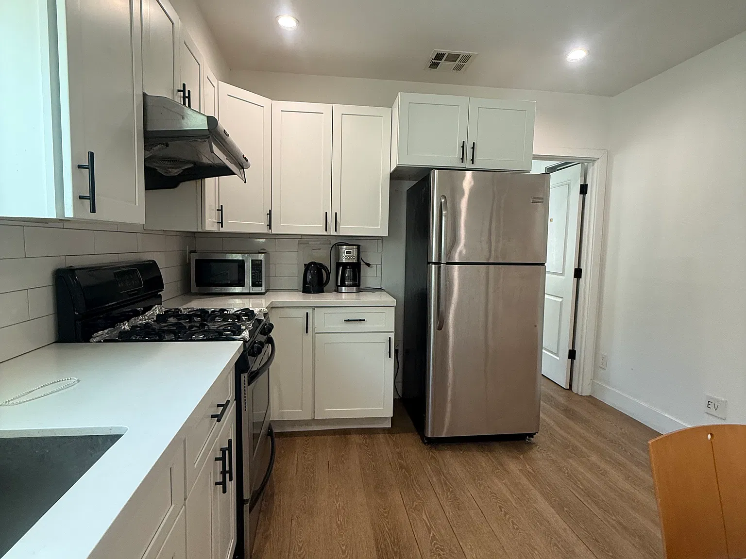2 bed, $3,000 — Photo 2