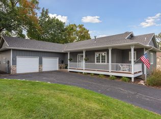 1800 Dunbury Rd, Waconia, MN 55387