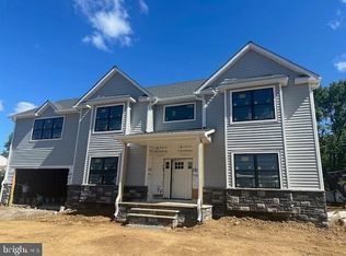 410 Flock Rd, Hamilton, NJ 08619