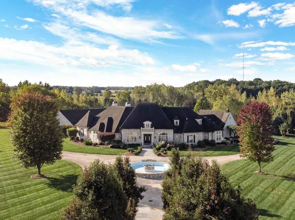 19190 Roosevelt Rd, South Bend, IN 46614