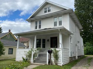 211 N Clemens Ave, Lansing, MI 48912