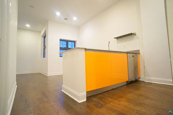 Rented by EXR | media 6