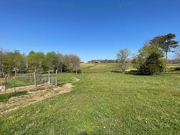 4th image of 1951 Hall Rd