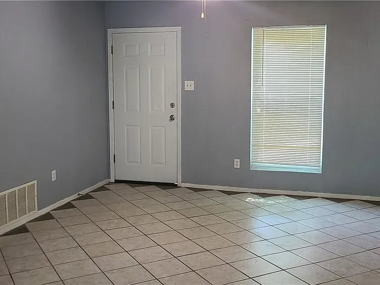 822 Sahara Ave #A — Photo 2