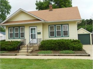 250 Cooper Ave, Elgin, IL 60120