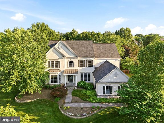 2nd image of 115 Maisfield Rd