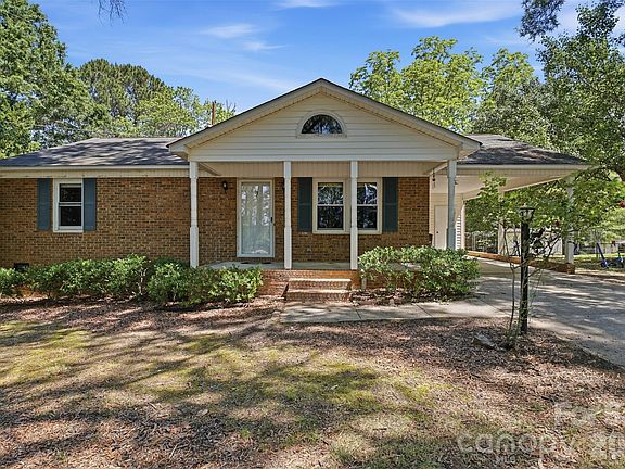 3rd image of 2068 Knight Rd