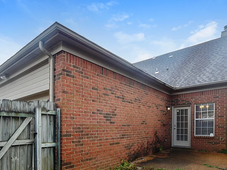 600 Ashley Glen Cir W — Photo 16