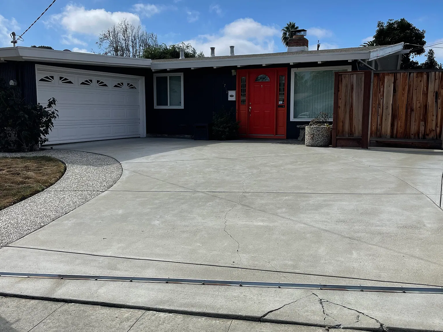 3 bed, 1119 sqft, $3,995 — Photo 1
