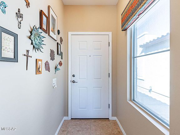 3rd image of 515 W Calle Del Estribo