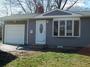 81 Torrington Dr, Warwick, RI 02889