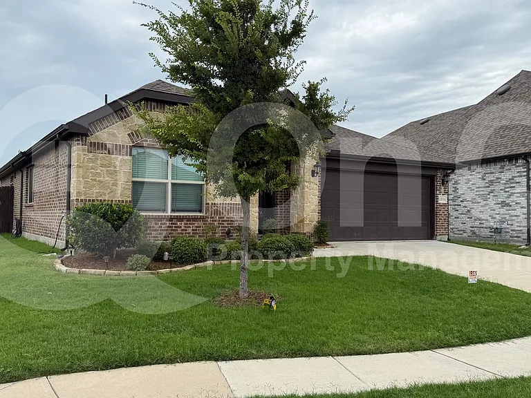 1016 Highberry Dr — Photo 1