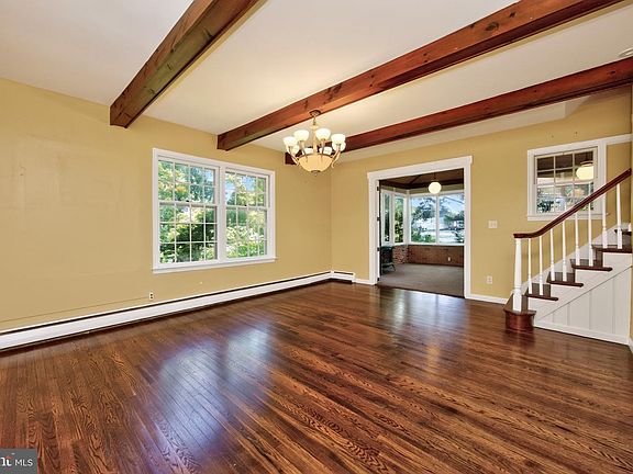 2nd image of 1424 Highland Ave