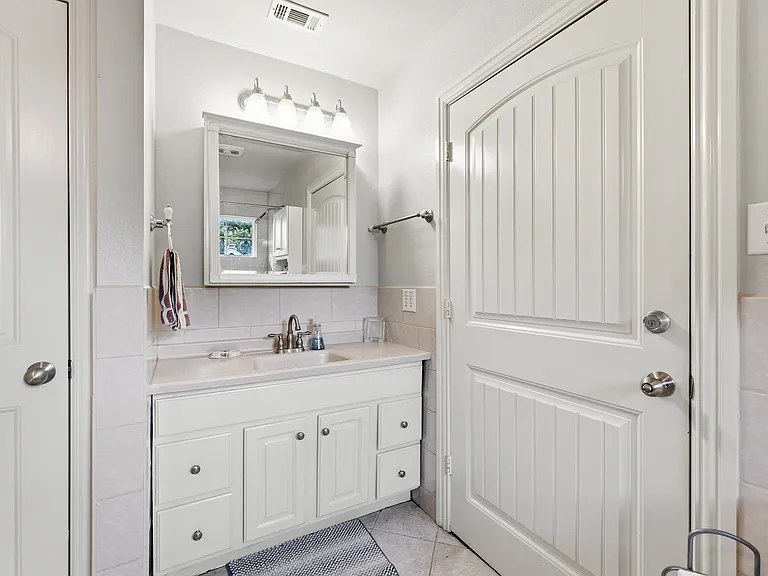 2720 Oates Dr — Photo 51