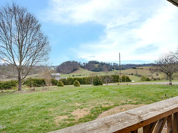 3rd image of 7185 Snapps Ferry Rd