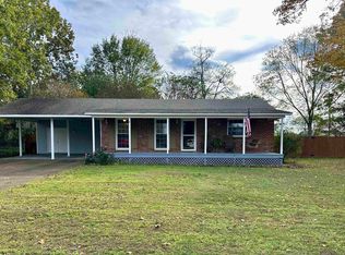 4002 Eastwood Dr, Florence, AL 35630