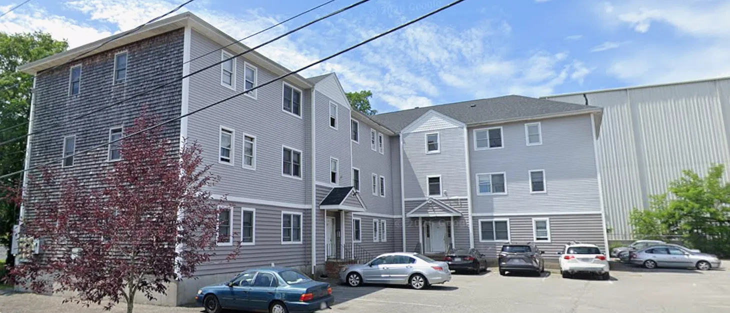 3 bed, $1,690 — Photo 1