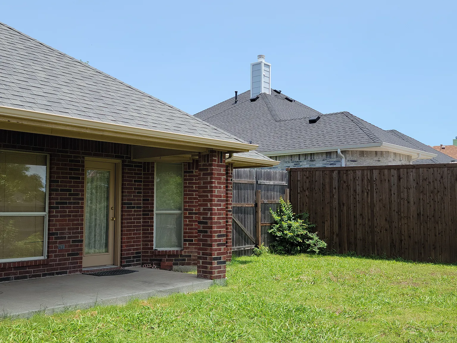 3 bed, 1882 sqft, $2,200 — Photo 4