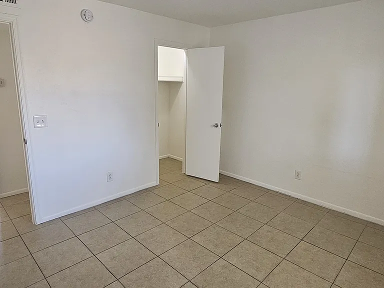 Hayden Terrace — Photo 46