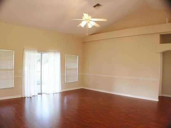 4th image of 40101 Agusta Dr