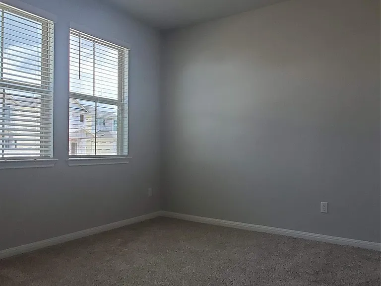 1717 Fountain Bridge Dr — Photo 16