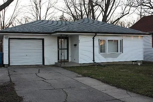 677 Wood Ct photo 1