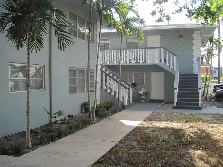 1500 NE 50th Ct — Photo 8