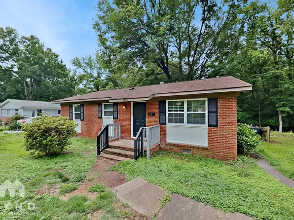 2405 Longleaf Dr, Charlotte, NC 28210