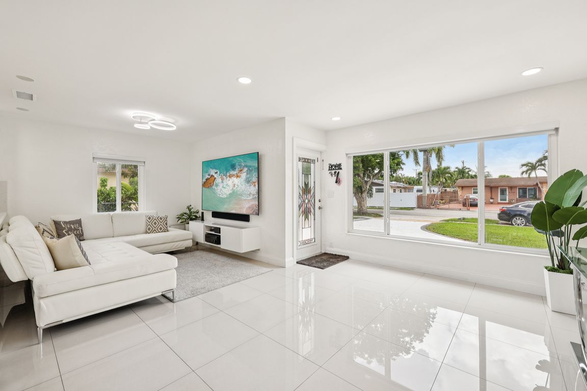 NW 38th St-S2507-005.jpg