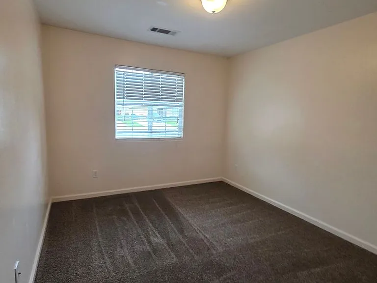 11805 Holabird Ave — Photo 7
