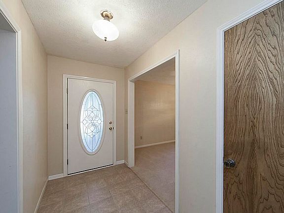 2nd image of 1305 Mesquite Ln